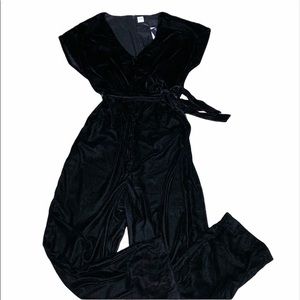*NWT* Black Gap Velvet Jumpsuit